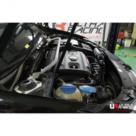 Barra de Torretas Ultra Racing VW Golf Mk5 / Golf Mk6 / GTI / R / Audi A3 / S3 8P